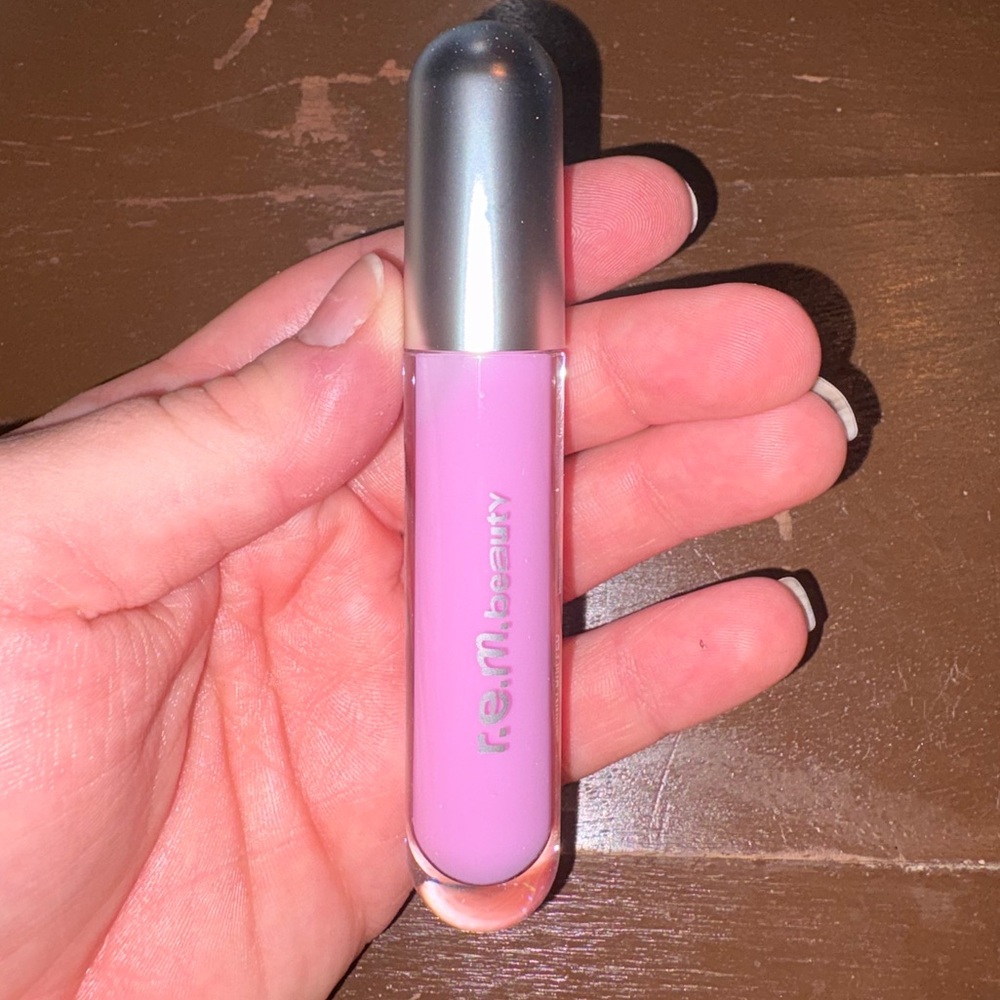 R.E.M. beauty skinny dropped glossy balm - Picture 7 of 8